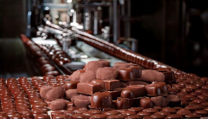 Cómo se hace el color marrón: Guía de mezclas y tonalidades 2 Firefly fabrica de chocolates marrones 44059 Cómo se hace el color marrón: Guía de mezclas y tonalidades